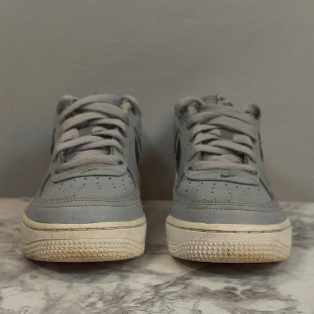 Nike Air Force 1 Low GS Light Smoke Gray Sneakers Size 4.5Y
